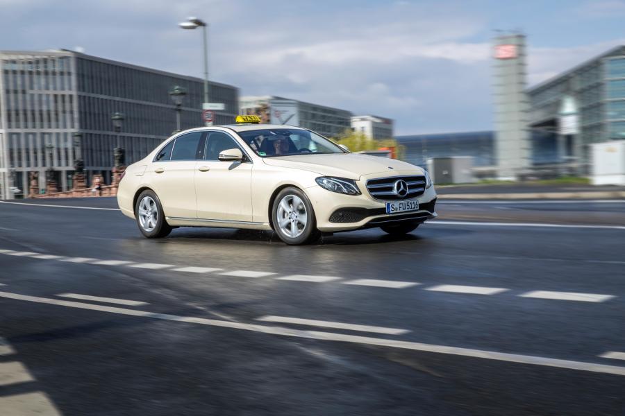  Mercedes-Benz E200 d Taxi 2016 года  (фото 2 из 6)